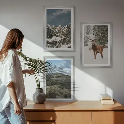 Wanddecoratieset schilderijen met bergen, sneeuwherten en een boslandschap