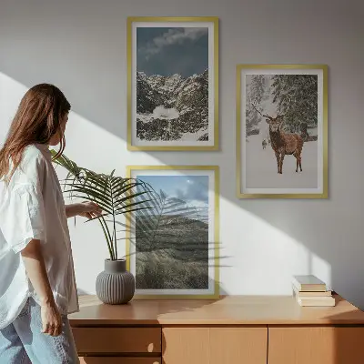 Wanddecoratieset schilderijen met bergen, sneeuwherten en een boslandschap