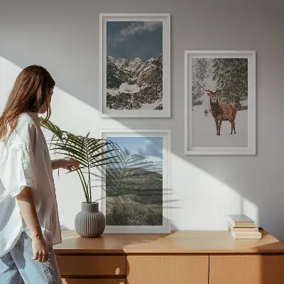 Wanddecoratieset schilderijen met bergen, sneeuwherten en een boslandschap