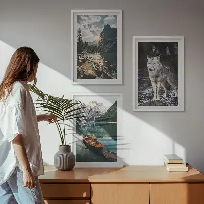 Fotowand met een natuurlandschap van bergen, meren en een wolf