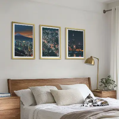 Wanddecoratie set schilderijen Uitzicht op de stad vanuit de bergen 's nachts