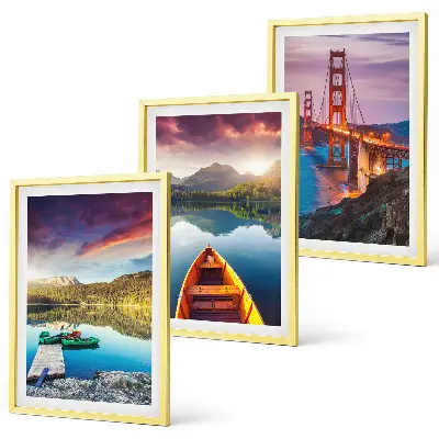 Wanddecoratie set schilderijen Uitzicht op het meer en de bruggen vanuit de bergen.