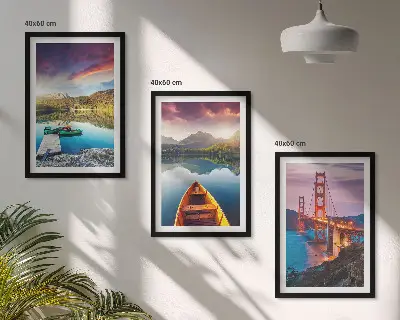 Wanddecoratie set schilderijen Uitzicht op het meer en de bruggen vanuit de bergen.