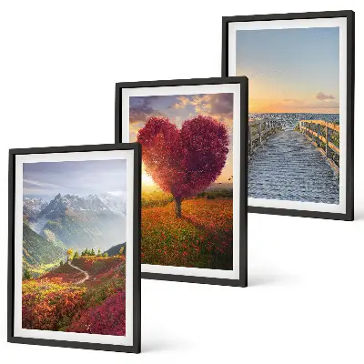 Wanddecoratie set schilderijen met landschappen van bergen, bomen en een hart op een pier