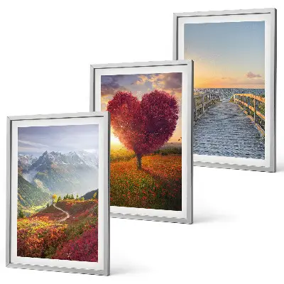 Wanddecoratie set schilderijen met landschappen van bergen, bomen en een hart op een pier