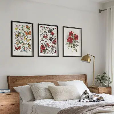 Wanddecoratie set schilderijen met afbeeldingen van vlinders, bloemen en rode rozen