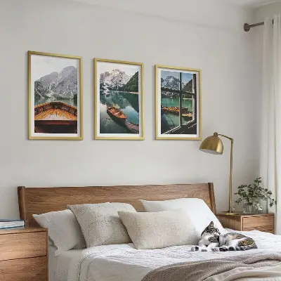Fotowand bergmeer met boten en raamdecoratie