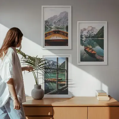 Fotowand bergmeer met boten en raamdecoratie