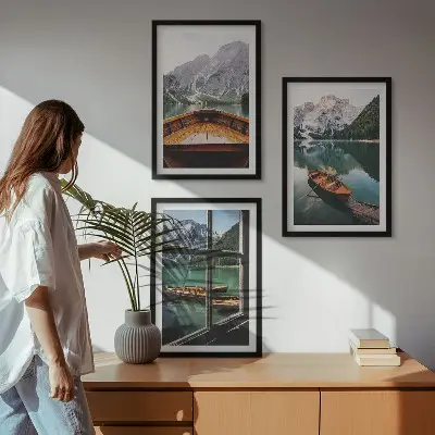 Fotowand bergmeer met boten en raamdecoratie