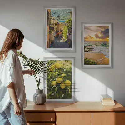 Wanddecoratie set schilderijen met afbeeldingen van straten, zee, strand en citrusbomen