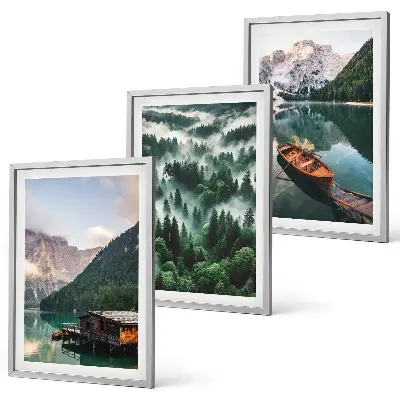 Wanddecoratie set schilderijen met afbeeldingen van een bergmeer, boot, bos en mist