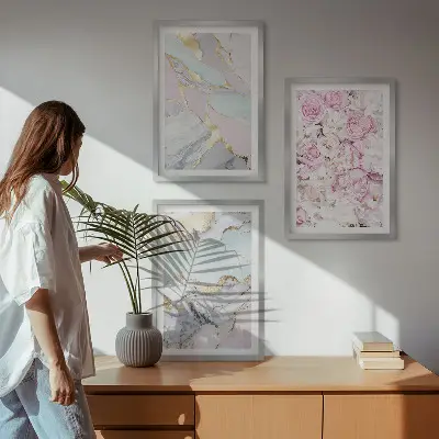 Fotowand met roze bloemen en marmer in pastelkleuren