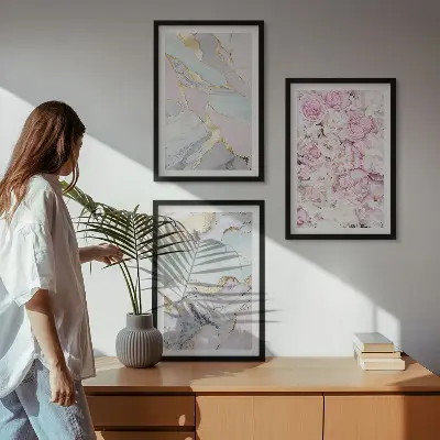 Fotowand met roze bloemen en marmer in pastelkleuren