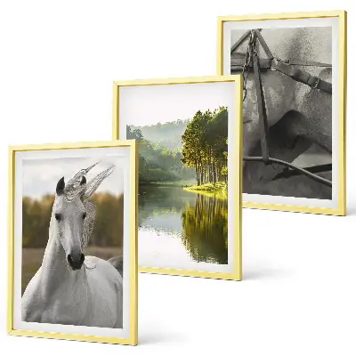 Fotowand natuurlandschap met witte paarden bij de rivier