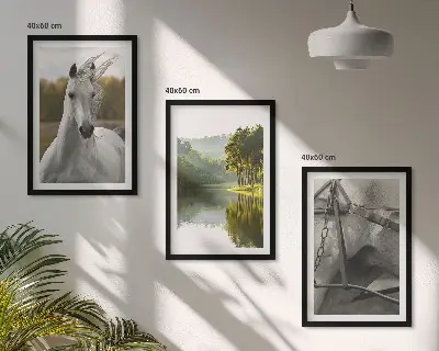 Fotowand natuurlandschap met witte paarden bij de rivier