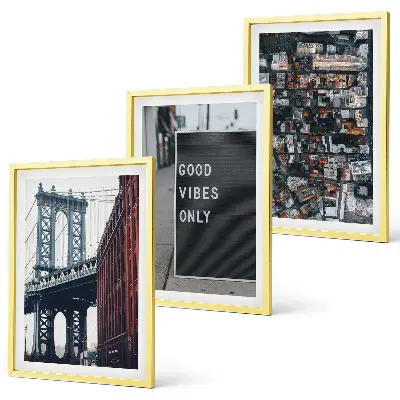 Wanddecoratieset schilderijen met een brug en stadsinscripties in vogelperspectief