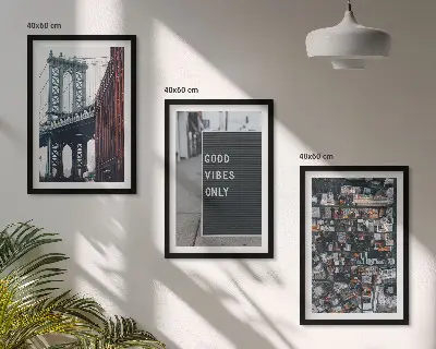 Wanddecoratieset schilderijen met een brug en stadsinscripties in vogelperspectief