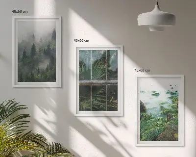Fotowand met een bebost meer in de mist bij zonsopgang