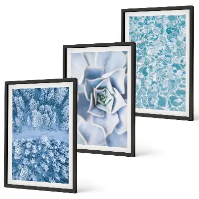 Fotowand met een winterbos, blauwe bloemen en water