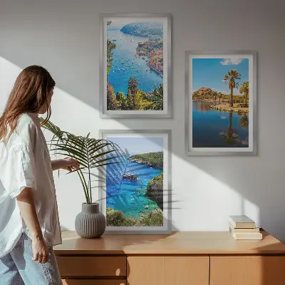 Wanddecoratie set schilderijen met afbeelding van palmen aan de blauwe kust
