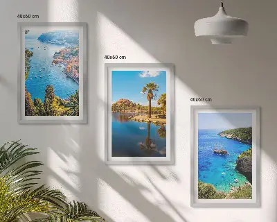 Wanddecoratie set schilderijen met afbeelding van palmen aan de blauwe kust