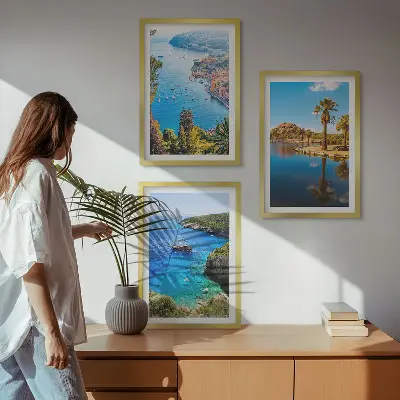 Wanddecoratie set schilderijen met afbeelding van palmen aan de blauwe kust
