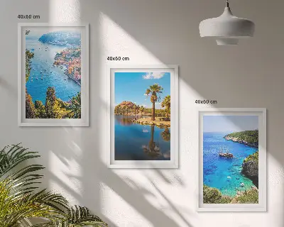 Wanddecoratie set schilderijen met afbeelding van palmen aan de blauwe kust