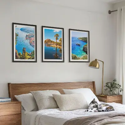 Wanddecoratie set schilderijen met afbeelding van palmen aan de blauwe kust