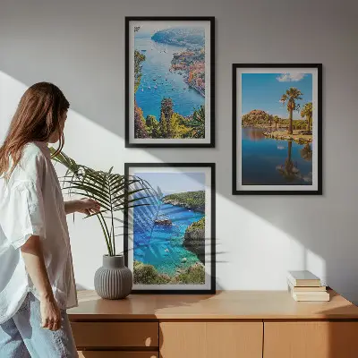 Wanddecoratie set schilderijen met afbeelding van palmen aan de blauwe kust