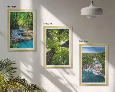 Wanddecoratieset schilderijen met afbeelding van watervallen in een groen bos