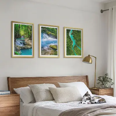Wanddecoratieset schilderijen met afbeelding van groene bossen en kristalhelder water