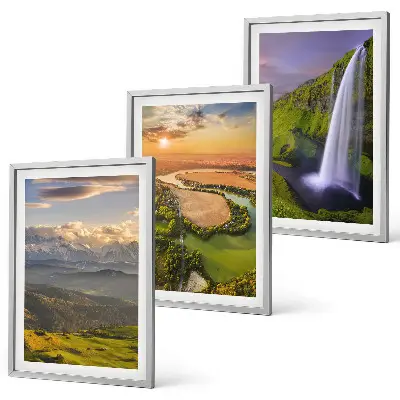 Set schilderijen voor aan de muur met afbeeldingen van bergrivieren, watervallen en natuur