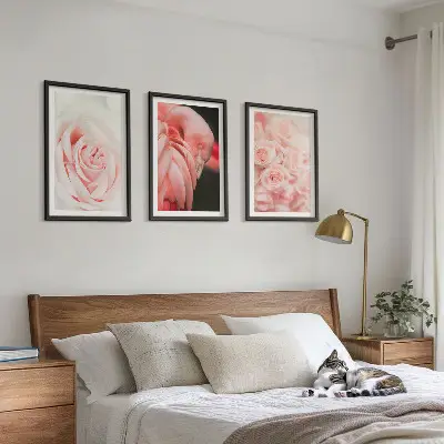 Wanddecoratieset schilderijen met zachte pastelkleurige rozen en flamingo's