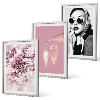 Wanddecoratieset met schilderijen roze bloemen en een elegante dame