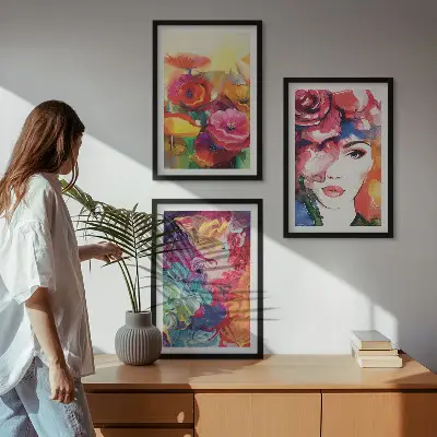 Wanddecoratieset met schilderijen intensieve bloemen en vrouwenportret