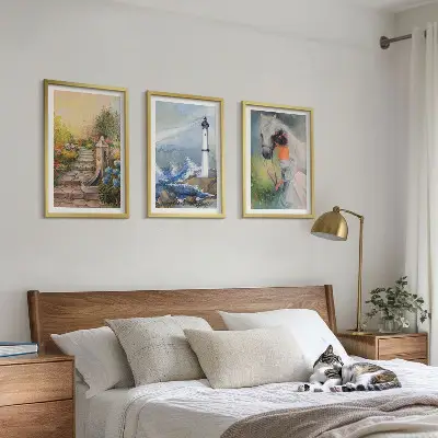 Wanddecoratieset schilderijen scène van een vuurtoren met een meisje en een paard