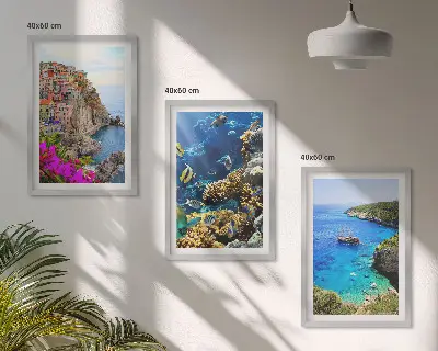 Set wanddecoratie met schilderijen kustlandschap met kleurrijke huizen