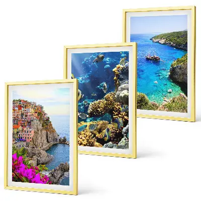 Set wanddecoratie met schilderijen kustlandschap met kleurrijke huizen