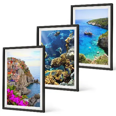 Set wanddecoratie met schilderijen kustlandschap met kleurrijke huizen