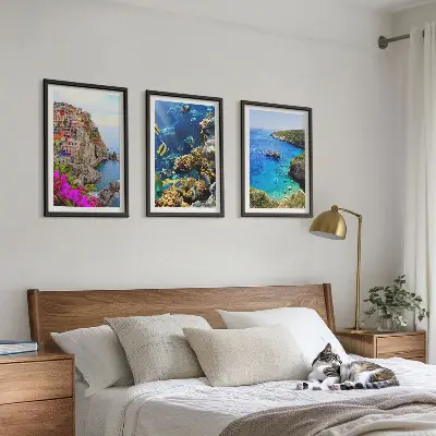Set wanddecoratie met schilderijen kustlandschap met kleurrijke huizen
