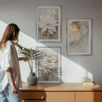 Fotowand met abstracte bloemen op een lichte achtergrond