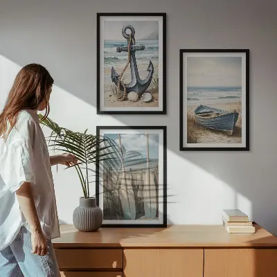 Fotowand met een afbeelding van een anker, boot, roeispanen en een strand