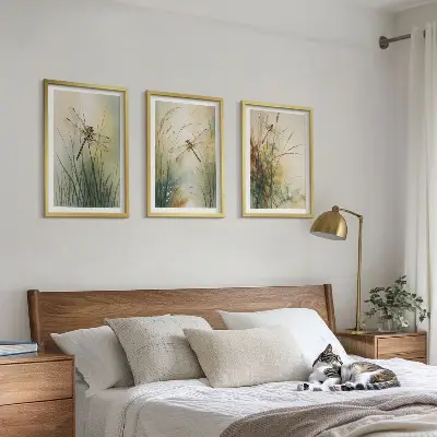 Wanddecoratieset met schilderijen grassen en libellen bij het water