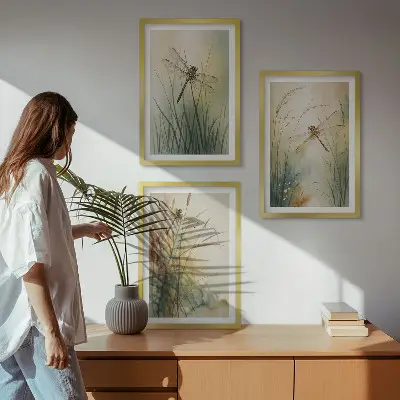 Wanddecoratieset met schilderijen grassen en libellen bij het water