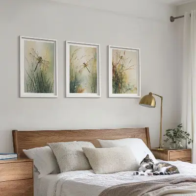 Wanddecoratieset met schilderijen grassen en libellen bij het water