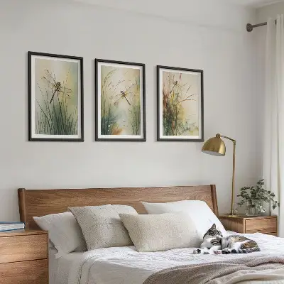 Wanddecoratieset met schilderijen grassen en libellen bij het water
