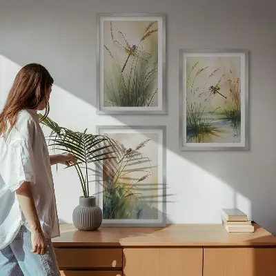 Fotowand schilderij van libellen boven het water met gras