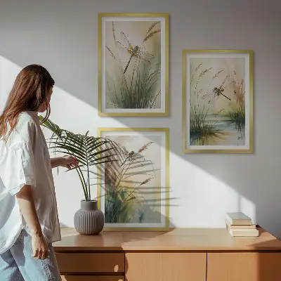 Fotowand schilderij van libellen boven het water met gras