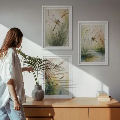 Fotowand schilderij van libellen boven het water met gras
