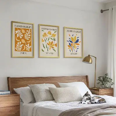 Set van wanddecoratie schilderijen met bloemenprints van Parijs, Milaan en Londen